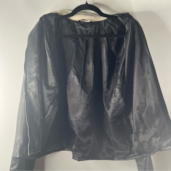 H&M Women's Bomber Jacket With Soft Teddy Fleece Collar Coat Top Size XL Black - Picture 6 of 8